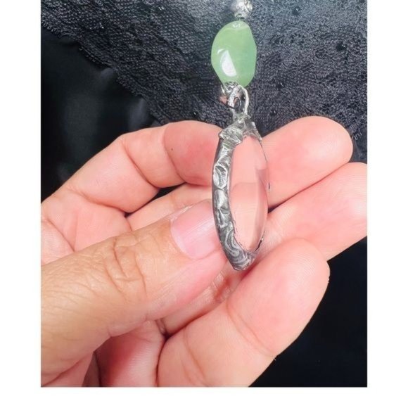Artisan Magnifying Glass Caged in Silver-Blend Metalwork Jade Wire-Wrap Necklace - Picture 7 of 14